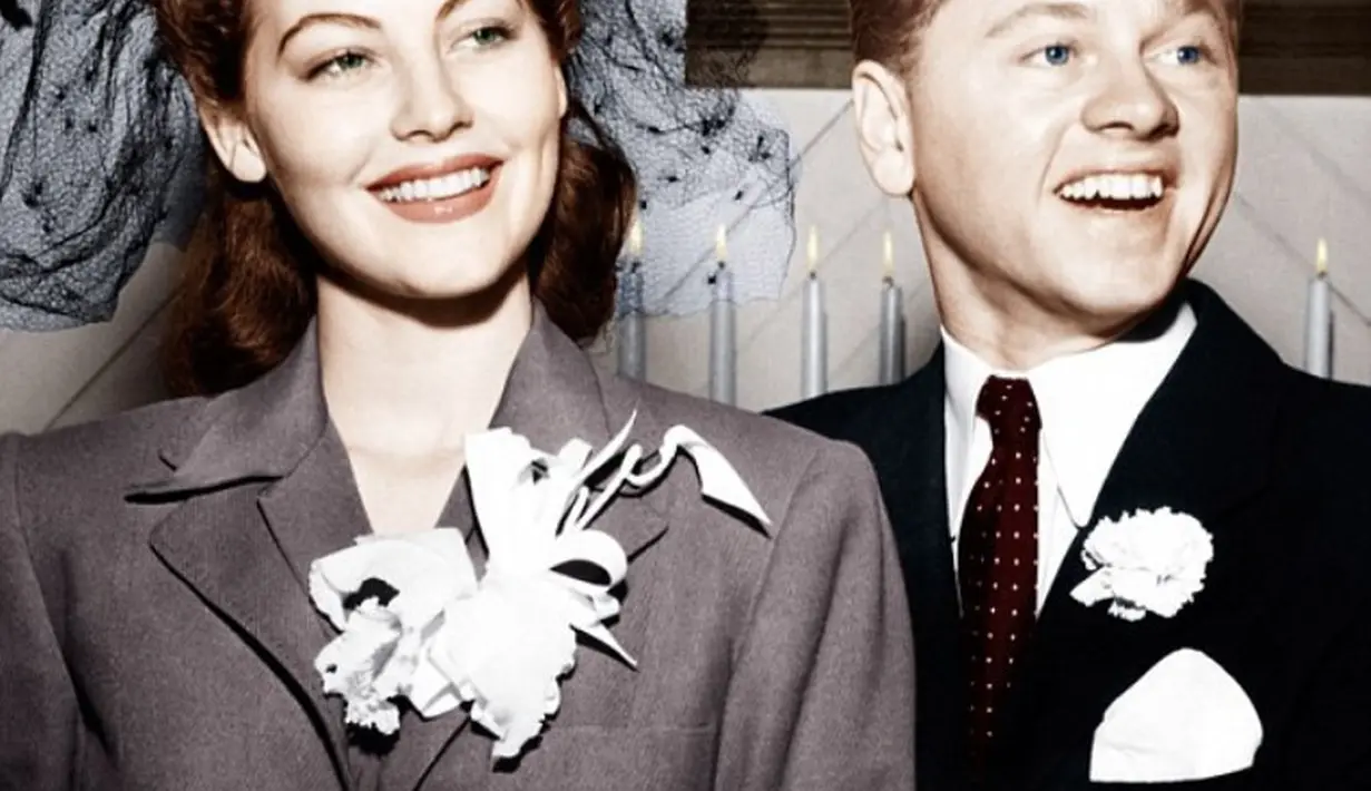 Ava Gardner menikah dengan Mickey Rooney saat usianya 19 tahun. Rooney dikabarkan melamar Ava pada  kencan pertama dan mengulanginya selama 24 kali. Mereka bercerai setahun kemudian.(Daily Mail)