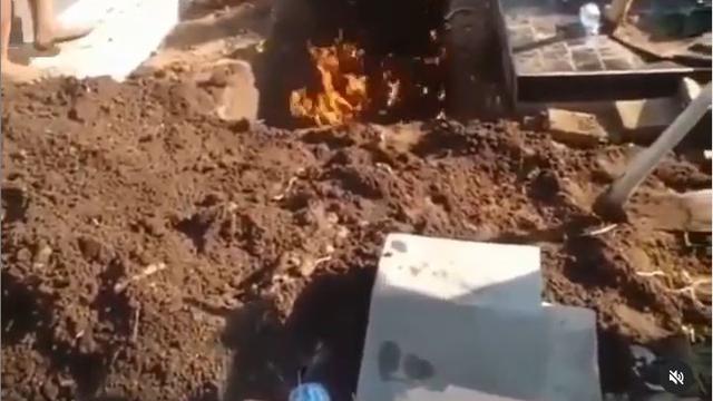 Viral Video Liang Lahat Keluarkan Api Usai Digali, Alasannya Tak Terduga