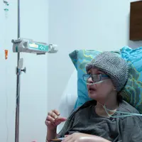 Sebagai seorang ibu yang memiliki dua orang putri yang masih kecil-kecil, artis senior Yana Zein berusaha tegar menghadapi berbagai masalah yang dihadapinya. Tidak hanya penyakit, tapi juga masalah keuangan. (Deki Prayoga/Bintang.com)