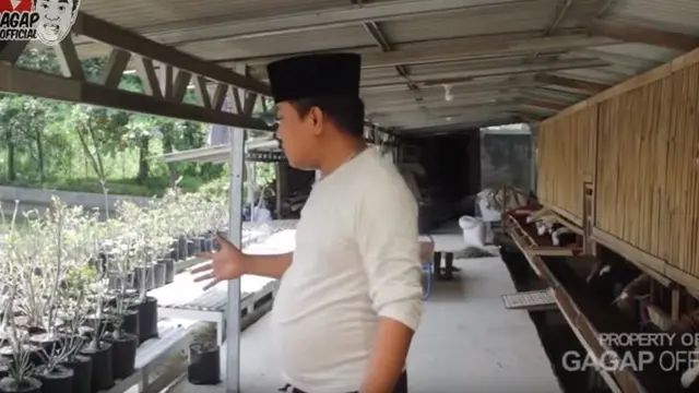 Setelah Umumkan Pamit dari OVJ, Ini 6 Potret Terkini Kegiatan Azis Gagap