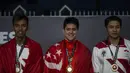 Perenang Singapura, Joseph Schooling, meraih emas SEA Games cabang renang nomor 200 meter kupu-kupu di National Aquatic Stadium, Kuala Lumpur, Rabu (23/8/2017). Posisi kedua dan ketiga diraih wakil Indonesia. (Bola.com/Vitalis Yogi Trisna)