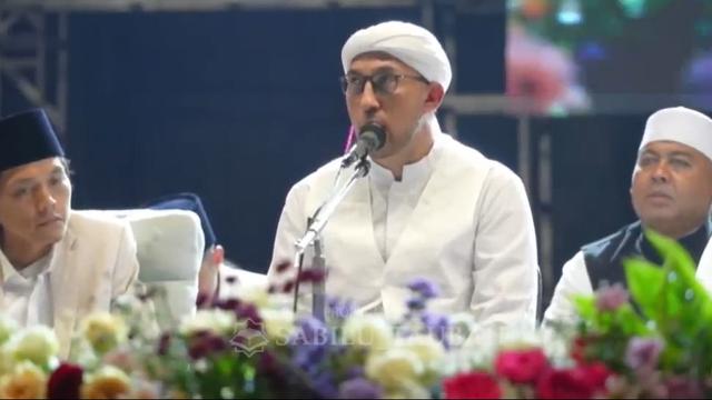 Habib Bidin dan Gus Iqdam (SS: YT Al Irsyad Official)