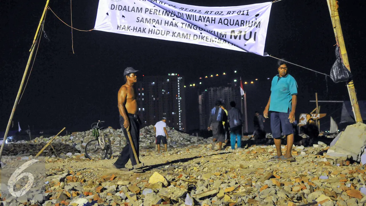 20160429- Korban Penggusuran Pasar Ikan Bangun Tenda-Jakarta- Yoppy Renato