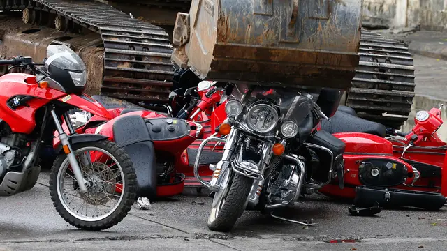 Ratusan Motor Mewah Hasil Selundupan Dihancurkan di Filipina
