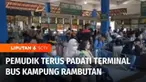 Pada empat hari jelang Hari Raya Idul Fitri, pemudik terus memadati Terminal Bus Kampung Rambutan, Jakarta Timur. Suasana serupa juga terlihat di Terminal Bus Lebak Bulus, Jakarta Selatan.