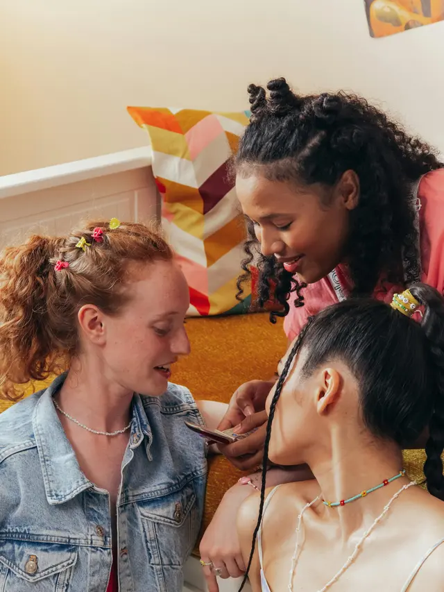 2. Konflik dengan Keluarga atau Pasangan