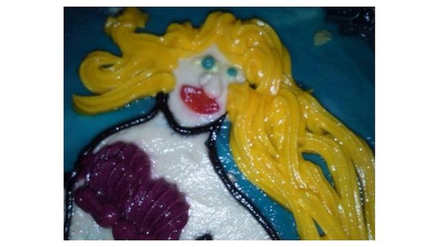 7 Dekorasi Gagal Kue Ulang Tahun Ini Bikin Tepuk Jidat