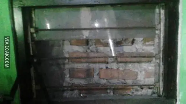 6 Potret Jendela Terhalang Tembok Ini Bikin Heran, Jadi Tak Punya Fungsi