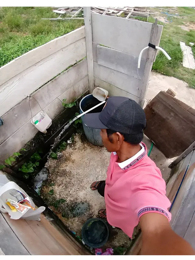 Pria Ini Punya Hobi Selfi Di Kamar Mandi, 7 Potretnya Malah Bikin Geli
