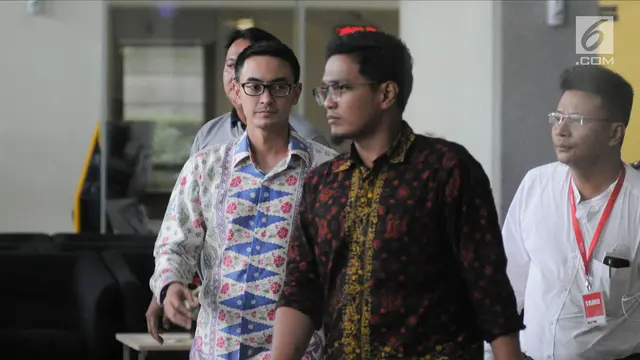Senyum Zumi Zola Usai Diperiksa KPK