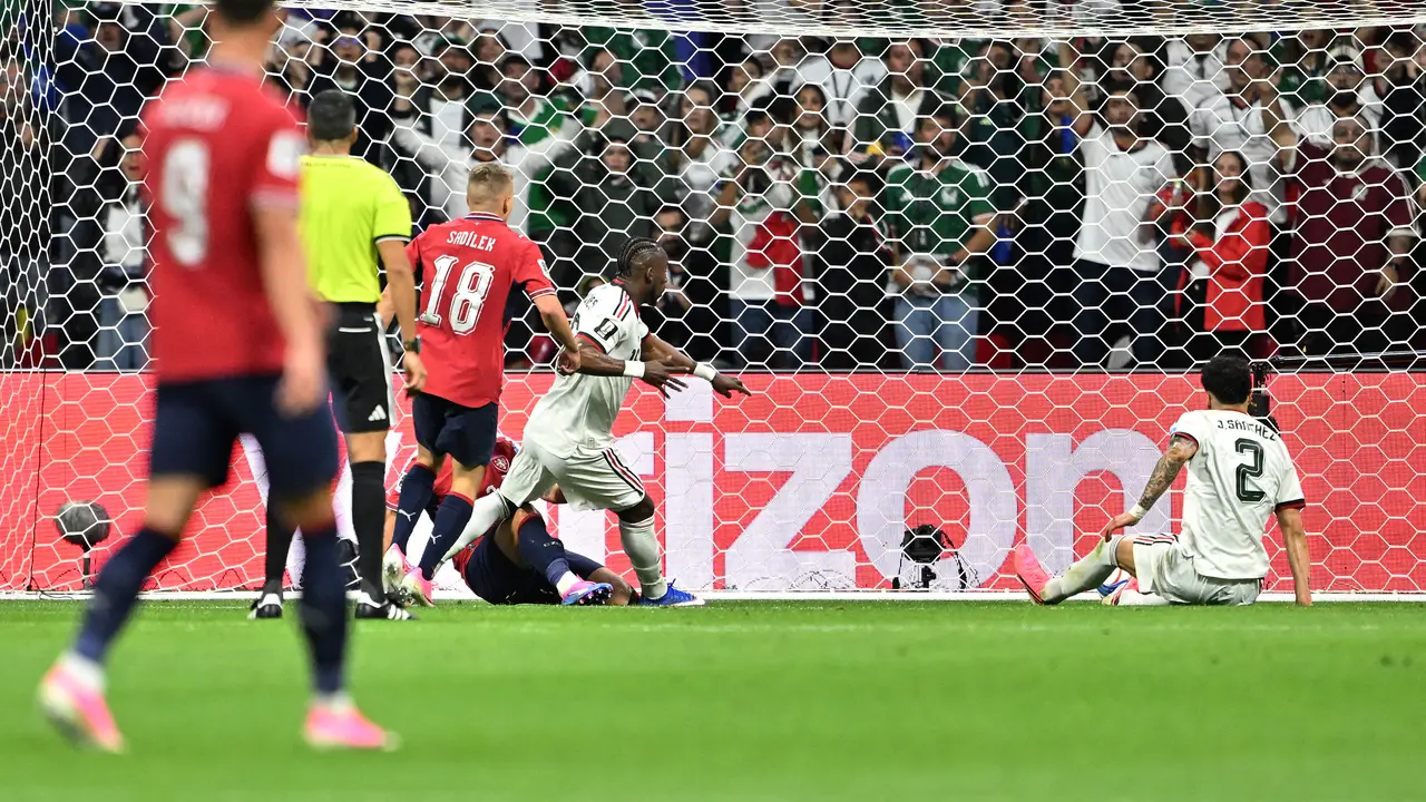 Pemain Meksiko Julian Quinones menjebol gawang Ceko di Piala Dunia 2026