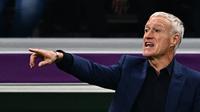 Didier Deschamps bakal mendapatkan kontrak baru setelah mampu menjawab tantangan dari Federasi Sepak Bola Prancis (FFF) karena membantu Timnas Prancis lolos ke semifinal Piala Dunia 2022.  (AFP/GABRIEL BOUYS)