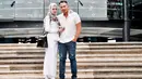 "Kami kenalnya sih sudah lama. Cuma dekat dan jadiannya dua bulan terakhir," sambung mantan kekasih Zaskia Gotik tersebut. (Instagram/vickyprasetyo777)