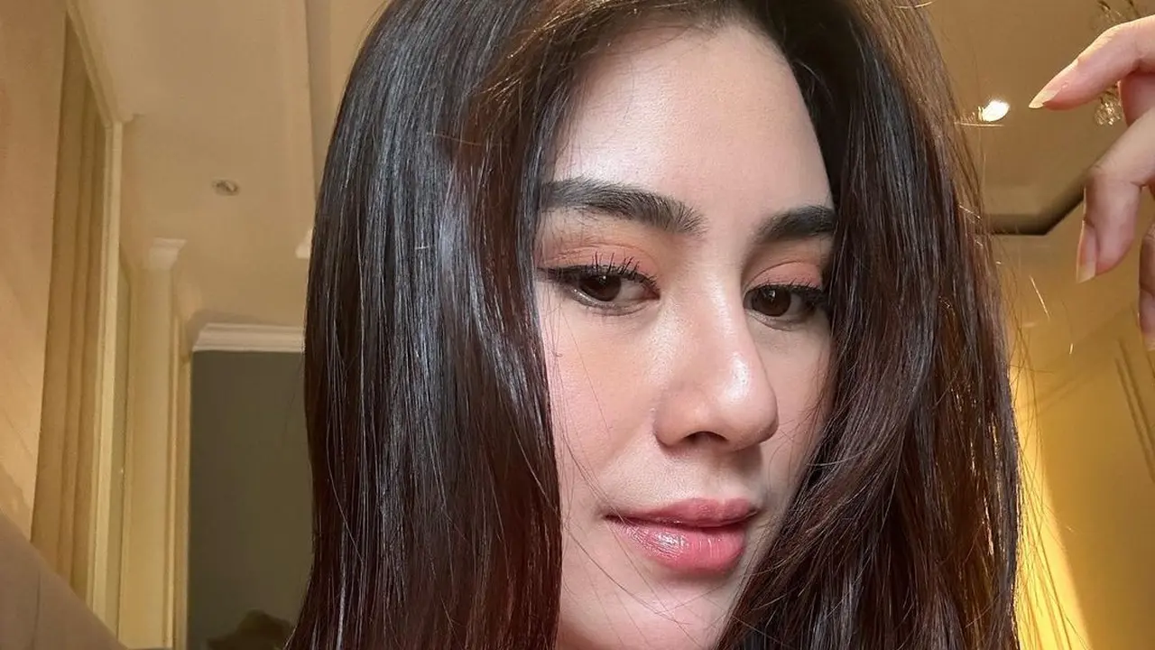 Syahnaz Sadiqah disebut berbeda (Instagram/syahnazs)