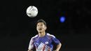 <p>Pemain Jepang Kazuyoshi Miura mengontrol bola saat acara pembukaan Stadion Nasional baru, tempat Olimpiade Tokyo 2020 di Tokyo pada 21 Desember 2019. Pemain yang kini berusia 55 tahun itu pun menjadi salah satu olahragawan paling dicintai di Jepang dan menjadi wajah J League saat diluncurkan pada tahun 1993. (AFP/JIJI PRESS )</p>