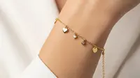 Tips Memilih Gelang Emas Charm Bracelet 24 Karat agar Tampil Stylish