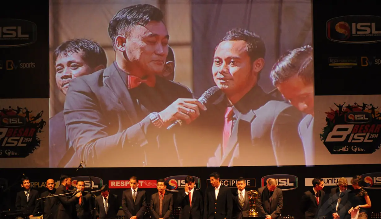 Gelandang Persib Bandung, Atep, memberikan komentar saat hadir dalam Gala Dinner Jelang Bergulirnya Babak 8 Besar Indonesia Super League 2014 di Jakarta, (1/10/2014). (Liputan6.com/Helmi Fithriansyah)