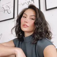 Agnez Mo, salah satu figur publik yang tertutup mengenai kehidupan pribadinya, terutama tentang kisah asmara. Namun bersama Deddy Corbuzier, Agnez Mo berbagi banyak cerita yang mungkin selama ini belum diketahui banyak orang. (Instagram/agnezmo)