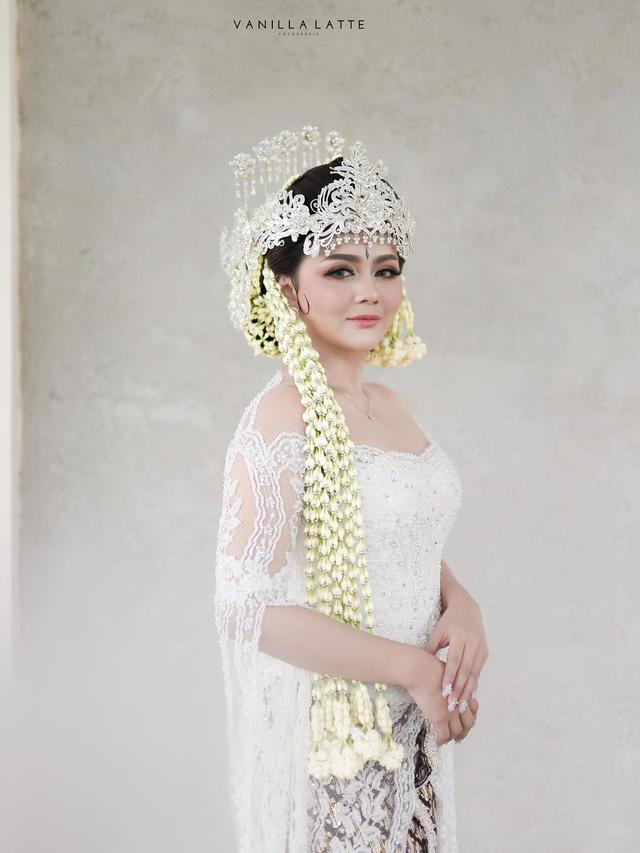 7 Potret Pernikahan Jenita Janet dengan Pengusaha Danu ...