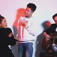 Oncy Ungu berkolaborasi dengan Zwingly dan Maya Muaya di single Arti Bahagia. Berikut liriknya.