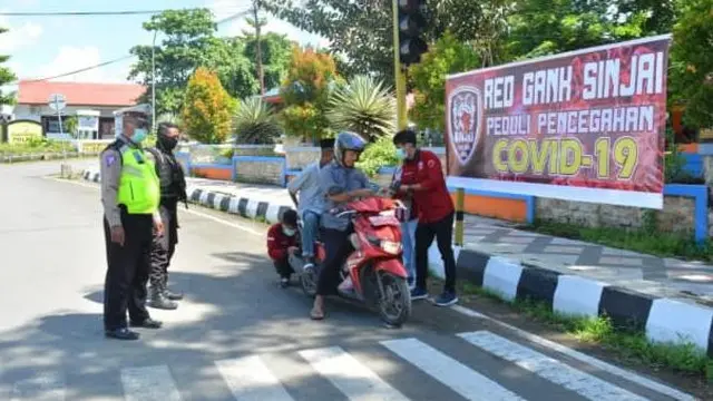 Red Gank dan The Macz Man juga ikut serta melakukan aksi sosial memerangi virus corona Covid-19.