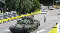 Tank yang mogok di jalanan Malaysia. (Foto: KLCC_DBKL on Twitter)