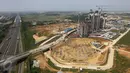 Suasana pembangunan kota baru berskala internasional di Kota Meikarta, Lippo Cikarang, Sabtu (13/05). Pembangunan kota seluas 22 juta meter persegi diklaim sebagai investasi hunian terbesar di Asia Tenggara. (Liputan6.com/Fery Pradolo)