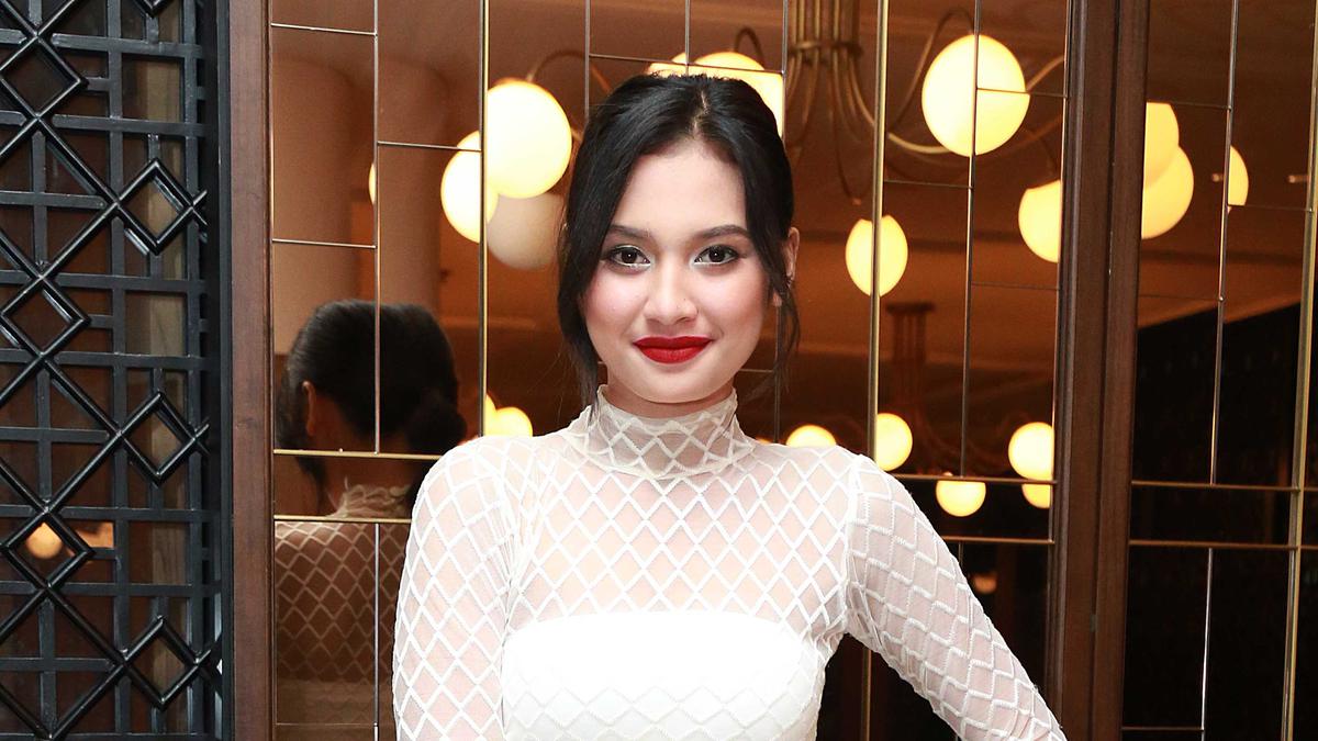 Muda dan Cantik, Ini 5 Gaya Simpel Indah Permatasari