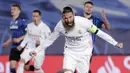 Sergio Ramos. Pada 16 Juni 2021 ia hengkang usai 16 tahun pengabdiannya. Adalah kedatangan David Alaba yang membuat Florentino Perez menyodorkan kontrak baru kepada Sergio Ramos dengan klausul pengurangan upahnya. Ramos pun kecewa dan hengkang dengan status bebas transfer. (Foto: AP/Bernat Armangue)