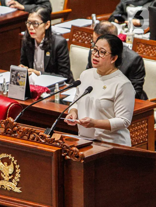 <p>"Menurut catatan dari Sekretariat Jenderal DPR RI, daftar hadir pada permulaan rapat paripurna DPR hari ini telah ditandatangani oleh hadir 237 orang anggota dan izin 54 anggota dari 575 anggota," kata Dasco saat membuka Rapat Paripurna di Kompleks Parlemen Senayan, Jakarta. (Liputan6.com/Faizal Fanani)</p>