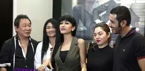 Julia Perez akan menampilkan sesuatu yang spesial di pernikahan adiknya, Serra Monica yang bertema ‘Arabian Night’. Setelah berlatih tari perut sejak tahun 2009, Julia Perez akan tampil spesial di hari pernikahan adiknya.