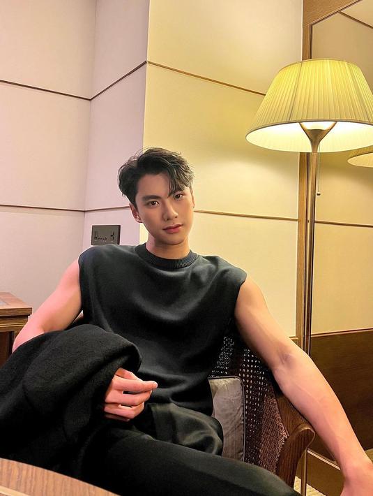 Namanya Ohm Pawat kini jadi sorotan publik lantaran kasus bullying yang pernah ia lakukan ketika duduk di bangku sekolah. (FOTO: instagram.com/ohmpawat/)