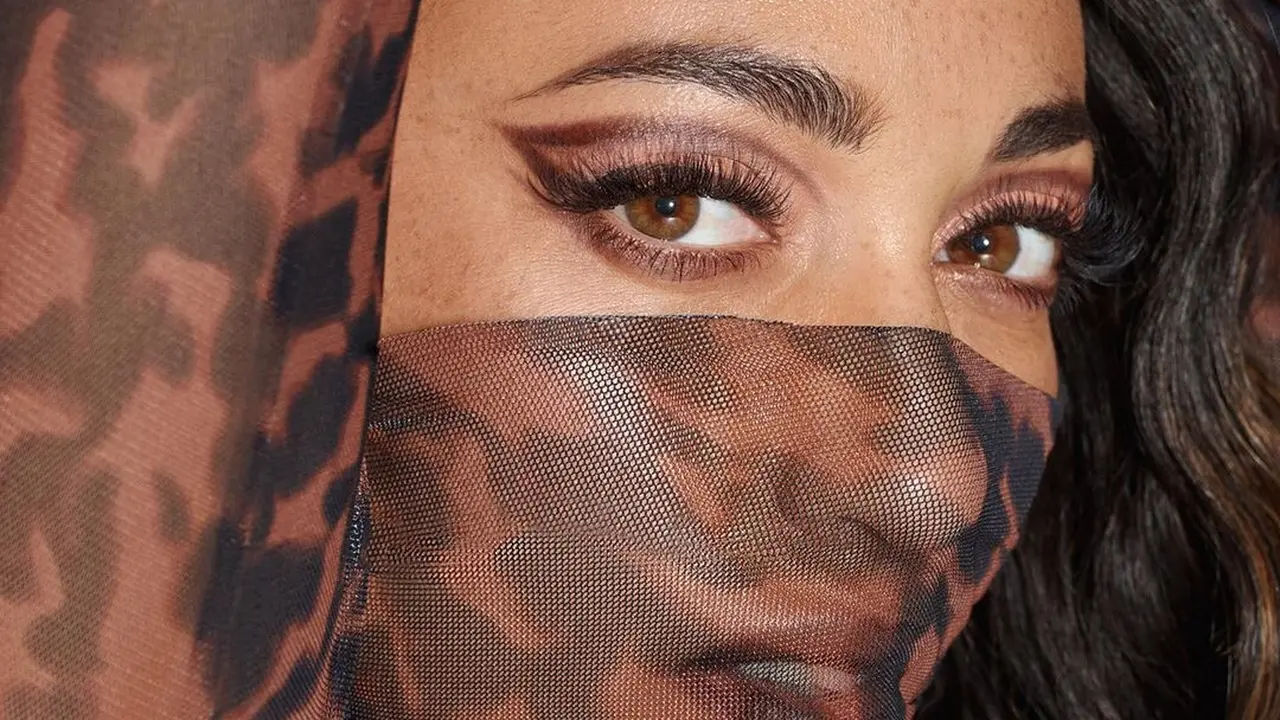 Brown Eye shadow