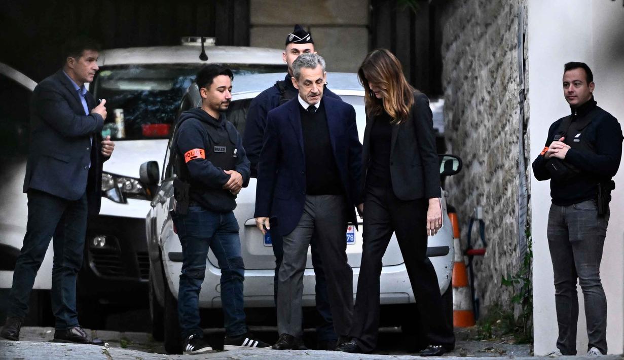 Nicolas Sarkozy dijatuhi hukuman terkait konspirasi dana kampanyenya pada 2007 silam. (JULIEN DE ROSA/AFP)
