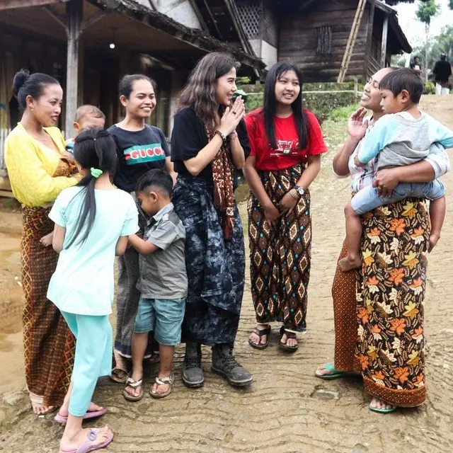 Adinda Thomas Singgah di Kasepuhan Ciptagelar.