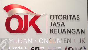 Tulisan OJK terpampang di Kantor Otoritas Jasa Keuangan (OJK), Jakarta. (Liputan6.com/Angga Yuniar)