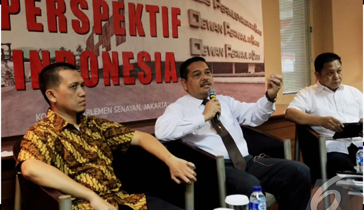 Parlindungan Purba (tengah) berharap kabinet Jokowi-JK memperhatikan daerah, karena kemajuan bangsa Indonesia tidak saja dilihat dari Jakarta, Jumat (23/10/2014) (Liputan6.com/Andrian M Tunay)