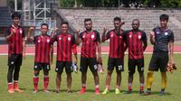 Pemain baru Persis Solo setelah menjalani latihan di Stadion Sriwedari, Solo, Jumat (31/1/2020). (Bola.com/Vincentius Atmaja) 