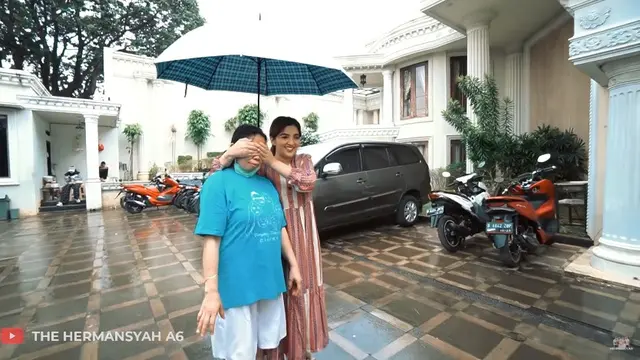 7 Momen Ashanty Hadiahi Mobil Mewah Asisten, Enggak Boleh Dijual