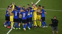Hingga laga usai, skor 3-0 tidak berubah dan memastikan Italia menjadi tim pertama yang lolos ke babak 16 Besar. (Foto: AP/Pool/Riccardo Antimiani)
