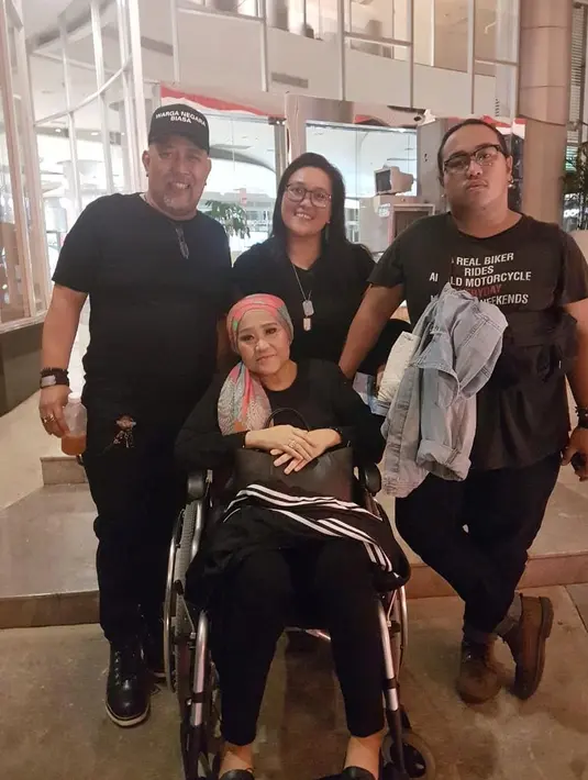 Indro Warkop dan Nita Octobijanthy