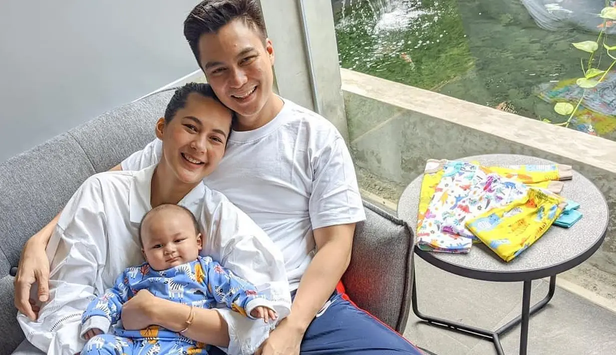 “Saat 2001-2003 saya berhenti karena nggak nyaman. Di tempat syuting grogi mulu, waktu itu kan melihat kesempatan dan ada honornya, ya dilakuin aja. Tapi saat dijalanin tuh nggak enak. Maksudnya, tidak mempelajari, otodidak,” ujar Baim. (Instagram/baimwong)