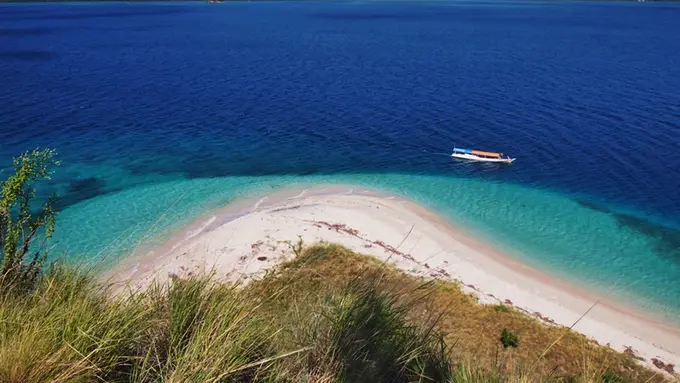 Taman Laut 17 Pulau Riung, Flores