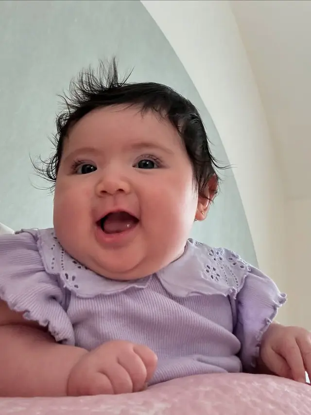 Potret Baby Hagia Putri Jessica Iskandar dan Vincent Verhaag. (instagram/inijedar)
