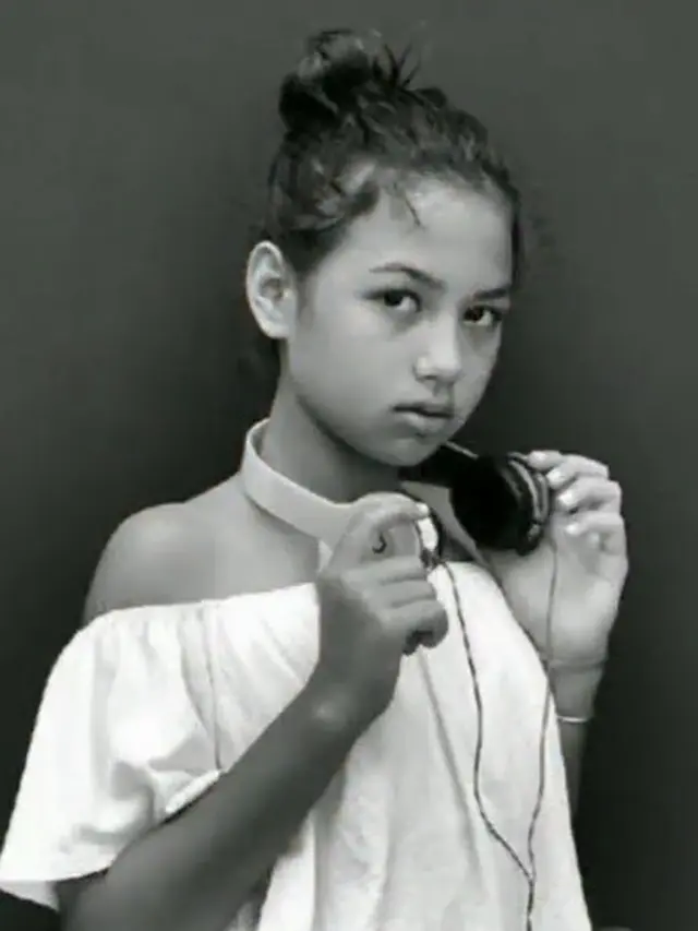 Ulang Tahun ke-14, Ini 6 Potret Masa Kecil Saskia Chadwick Aktris 'Dari Jendela SMP'