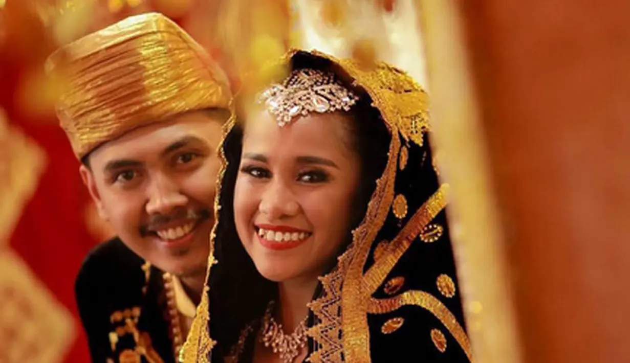 Chika Waode didampingi kuasa hukumnya hadir dalam sidang ketiganya. Sedangkan Fajri Fauzi maupun kuasa hukumnya tidak pernah hadir.  (foto : Instagram/cqawaode)