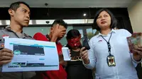 Unit PPA Polrestabes Surabaya menangkap seorang suami asal Surabaya berinisial MS (29) yang menjual istrinya (Foto:Liputan6.com/Dian Kurniawan)