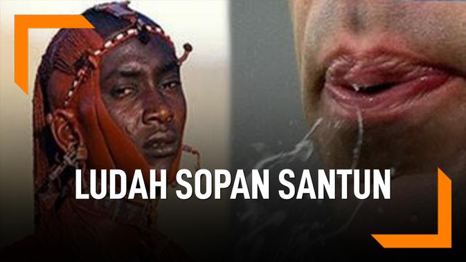 VIDEO: Unik, Tradisi Salaman di Kenya dan Tanzania Diludahi Dulu