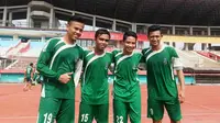 Sahrul Kurniawan, Fatchu Rohman, Evan Dimas, dan Muchlis Hadi Ning Syaifulloh bergabung di tim Pra PON Jatim. (Bola.com/Zaidan Nazarul)