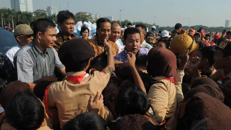Jokowi 'Didemo' Pelajar Saat Upacara HUT Pramuka